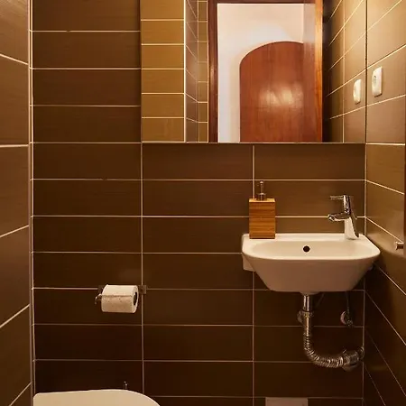 In - Old Town אלבופיירה