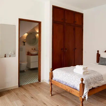 In - Old Town * Αλμπουφέιρα